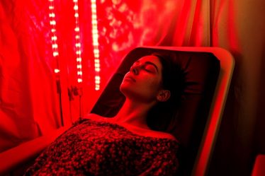 red light blood clots neuroscience.jpg
