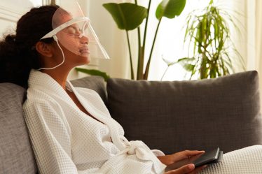 green light therapy for pain ohlamour studio.jpg