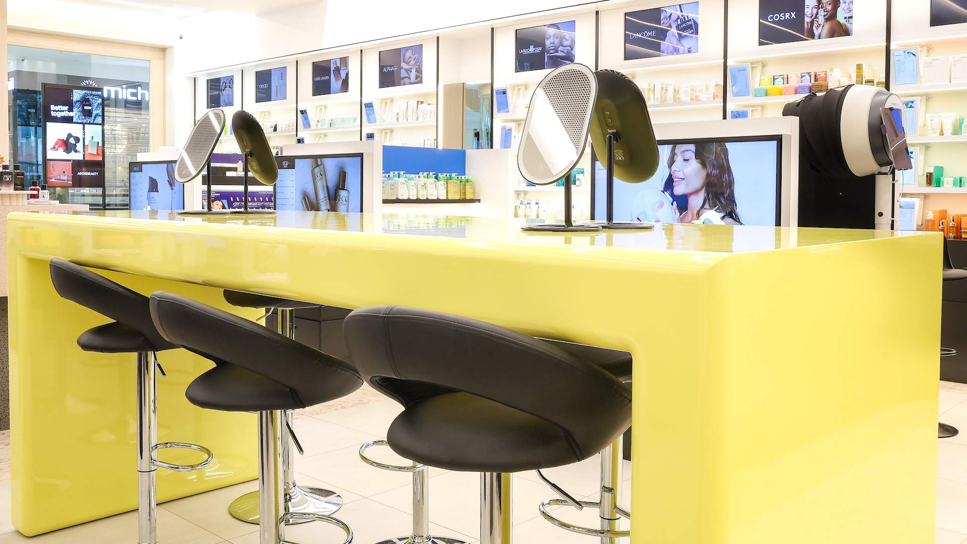 adore beauty watergardens store 02.jpg