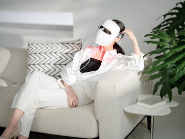 reglow led therapy mask.jpeg